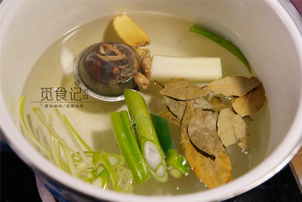 卤肉店老板自曝卤肉配方,多加这4种料,在家不