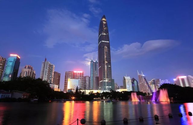 香港深圳广州各市经济总量_深圳香港经济