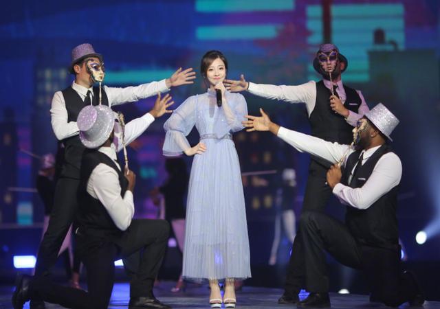 冯提莫将登陆江苏卫视北京卫视 参加2019跨年