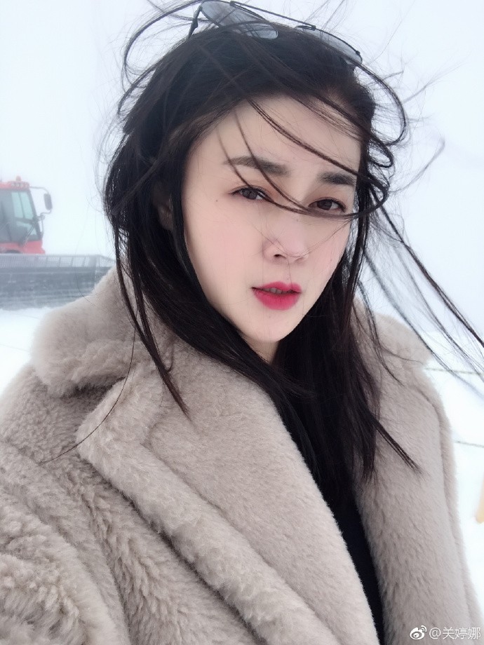 关婷娜国外旅游清新动人 与《乡村爱情》杨晓