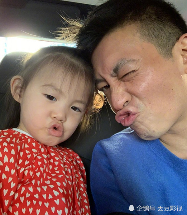 希和女儿嘟嘴卖萌,隔空示爱秦舒培,2岁Alaia发