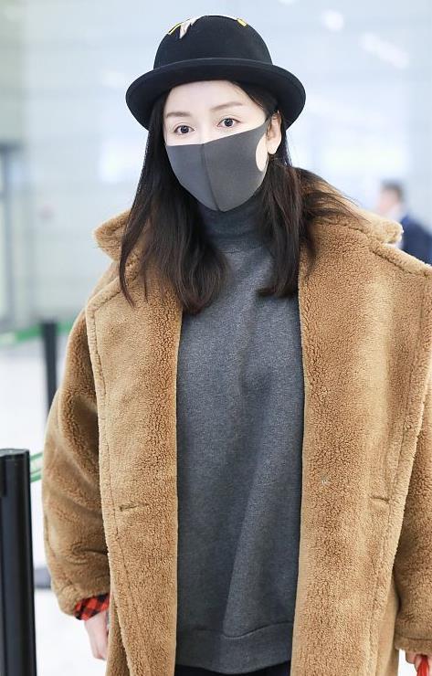 泰迪熊又出没!当何穗与娄艺潇同穿一件外套