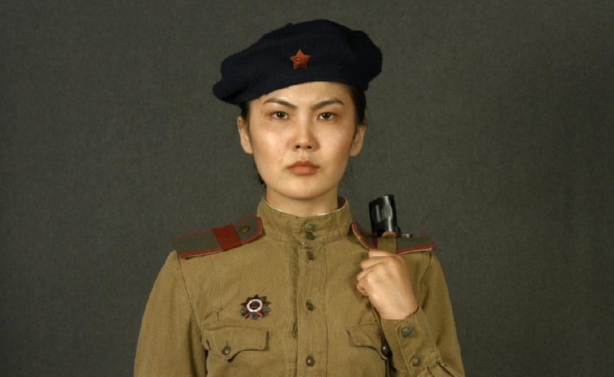 以女军人形象,哈萨克斯坦展现历史各时期的军服