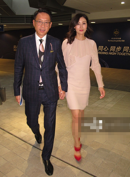 李嘉欣公公逝世,生前最后合照曝光,留给家族过