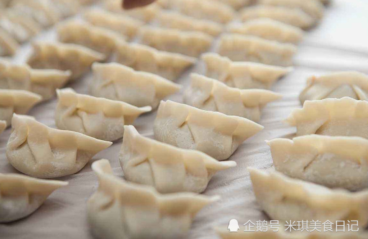 米其林大厨做的饺子看着丑,知道制作过程后:贫