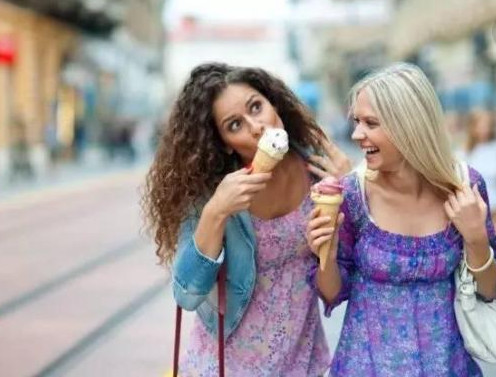 游客去日本玩,这两件事不能随便做?网友:怀疑