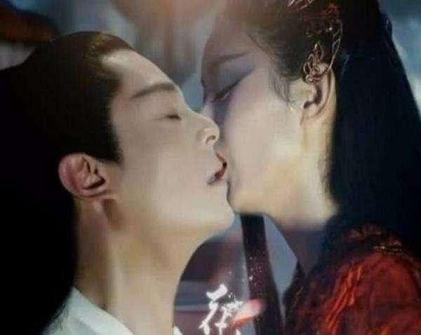 赵丽颖男星亲吻照,冯绍峰看完估计