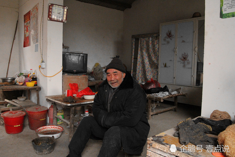 80岁农村孤寡老人,荒村独居,余生心愿只有两点