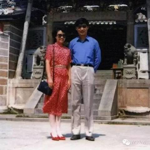 恩爱最高境界:<em>我的</em>领带是你<em>裙子</em>的颜色 虐遍全