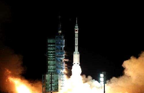 为什么"女航天员"一定要先结婚才可以上太空呢?原来是因为这个