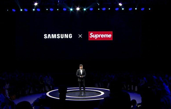 三星A8S正式亮相,超大开孔让人失望,价格保密