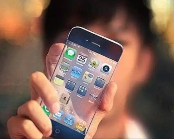 别以为透明iPhone只是概念机,现在只需一个手