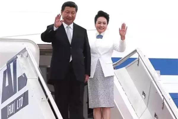 有一种恩爱 叫做我的<em>领带</em>是你<em>裙子颜色</em>_订阅_