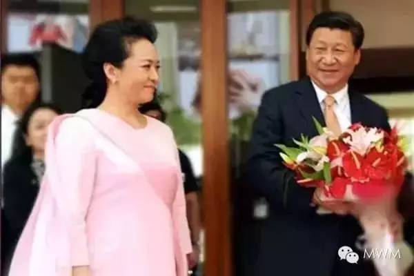 <em>有一种</em>恩爱 叫做我的<em>领带</em>是<em>你裙子</em>颜色_订阅_