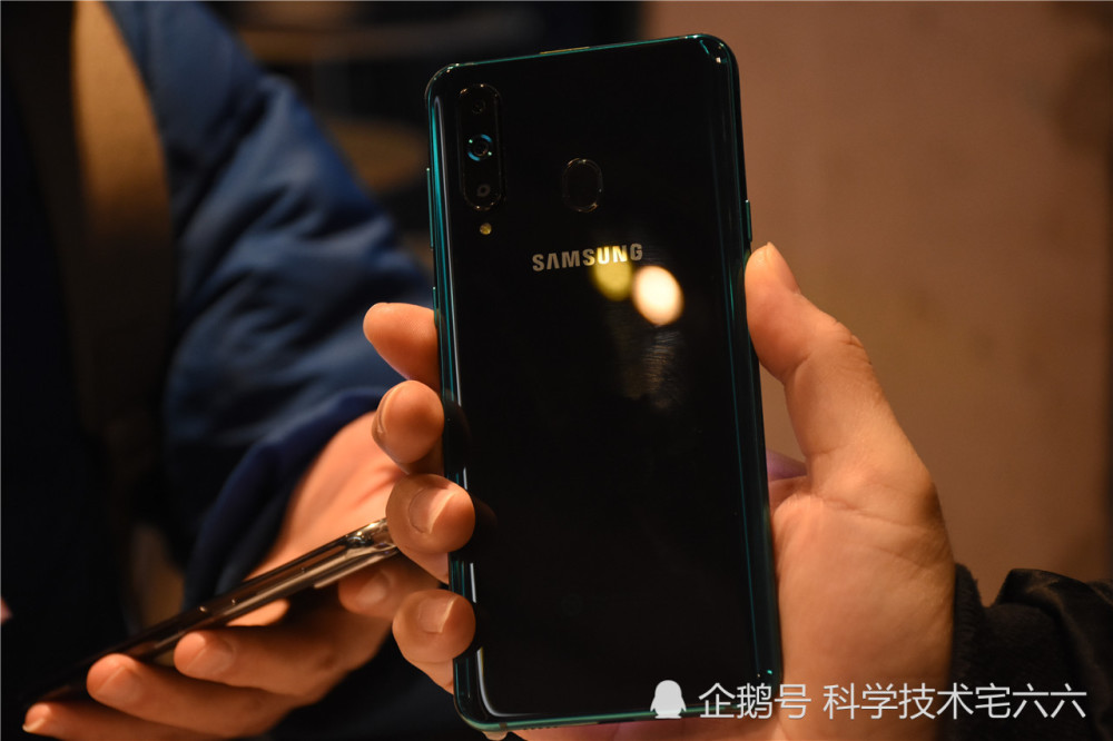 iPhone七款机器在国内被禁止销售,为何专卖店