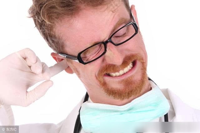 耳朵痒是怎么回事?可能预示4种原因!中招的人