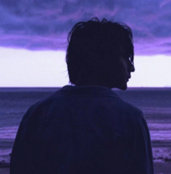 情侣头像:陌生人加油,要是祝你开心对你太难了,那就祝你暴富.