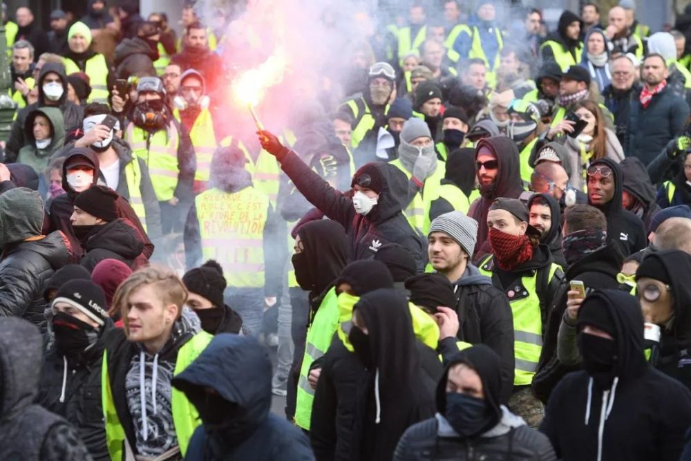 在法国闹翻天的黄背心,竟然还有7种性格?