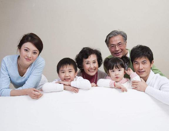 培养出精英孩子的家庭,一般都重视孩子的社交能力