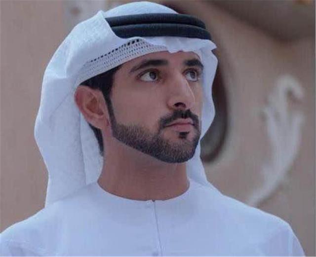 迪拜王子的跑车，价值4个亿，成龙向他借来开过