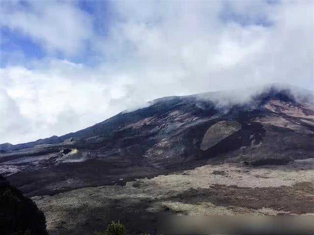 世界十大活火山,最容易到达的活火山之一—留尼汪富尔奈斯火山