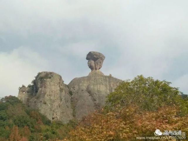 石夫人是温岭十景之一,尊为温岭标志,但真正吸引我的是那美丽的传说.