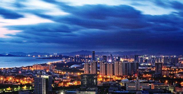 贵州各地市经济总量_贵州经济走势图片(2)