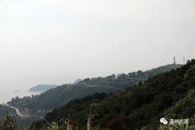 在洞头霓屿岛第一峰山尖看360度全景,将百岛尽收