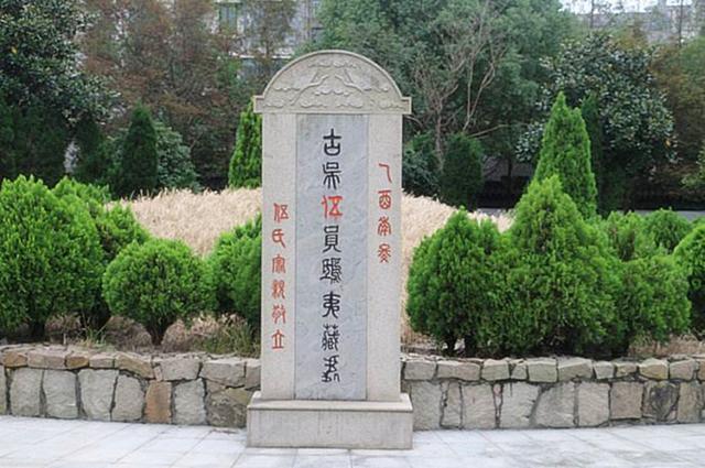 许诺中被一美女所救,此人逃难女人美女相报柳岩舞热帮千金唯美图片