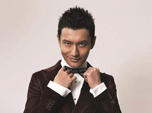 身材很好但我并不想摸的霸道总裁   加上油腻的演技   让人想对黄晓明