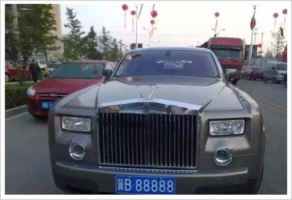 据说中国豪车最多的城市,在这个最土的省份?