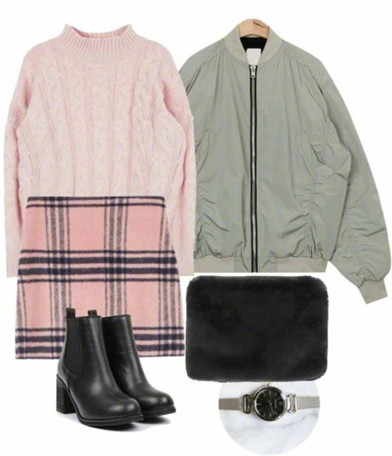 清新的粉色毛衣,搭配长外套or短外套,洋溢青春