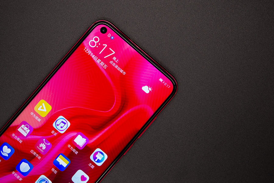 华为nova4评测:挖孔屏或将在明年一统屏幕市场