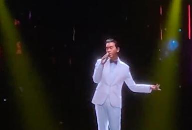 梅艳芳惊现向华强寿宴,还叫刘德华的名字,华仔