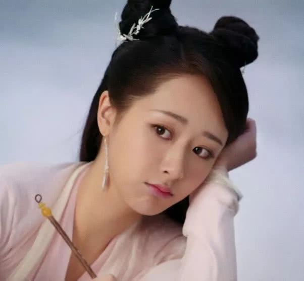 杨紫的替身被曝光,颜值实在是高,网友:赶紧出道吧