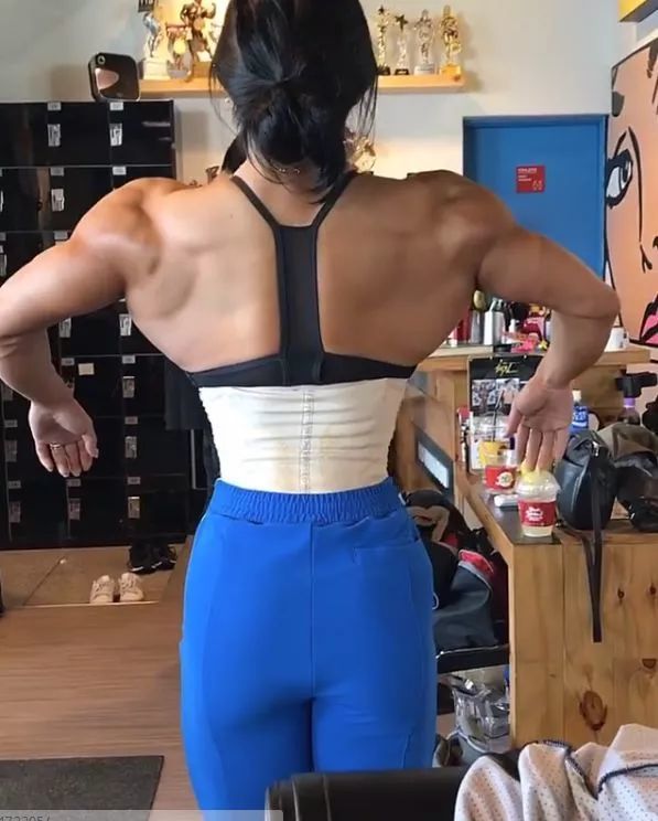 因为除了健美比赛还会有形体,健体,体操等都可以参加 在韩国,女子健美