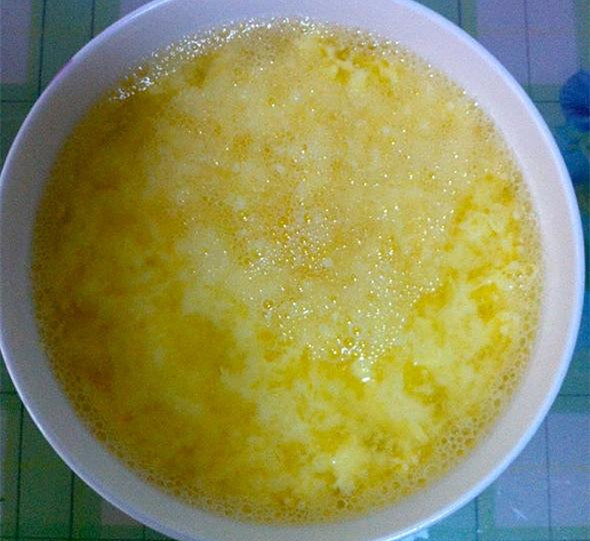 长期喝用开水冲鸡蛋和身体,坚持30天,对白糖细黄豆粉图片