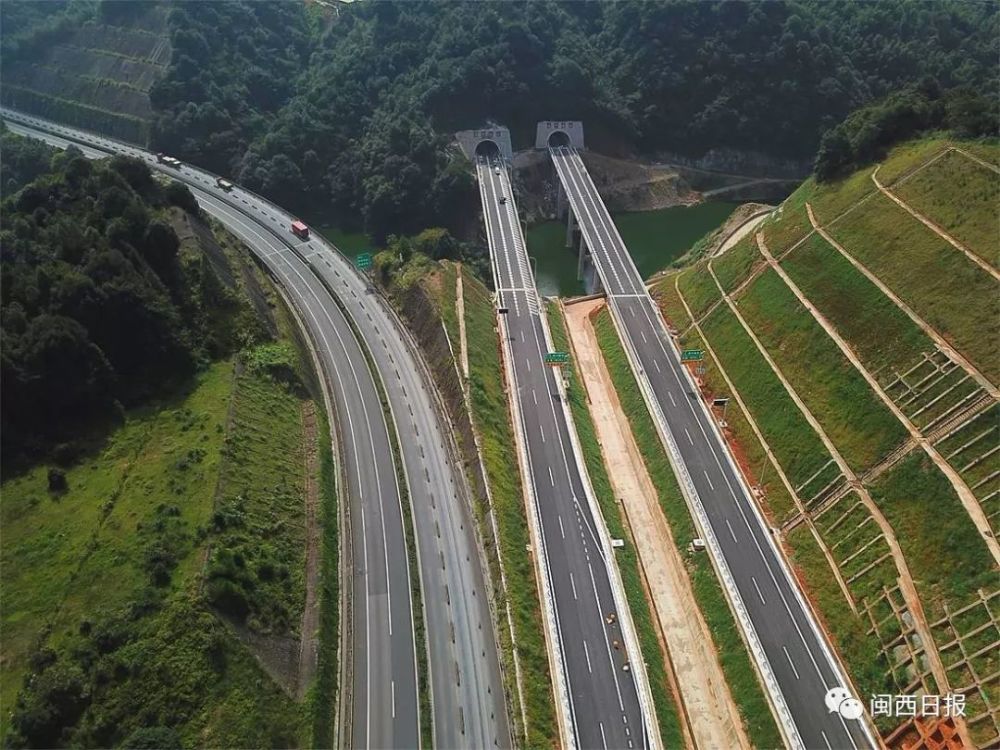 厦蓉高速龙岩段春节前全线通车!无人机航拍美图曝光