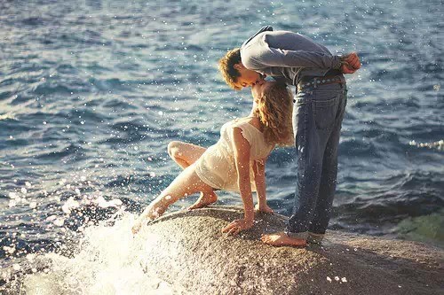 女人别傻了,这才是真正心疼你的人!