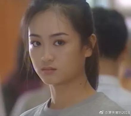 涓子原名王慧娟,毕业于北京电影学院表演系97级本科,是海清的同学