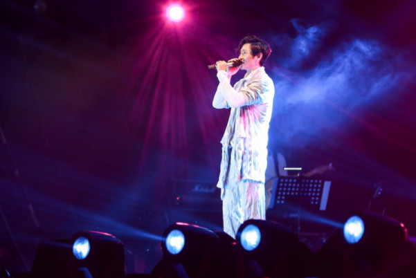 高情商男生唱歌一定好听,最起码也得有拿手的