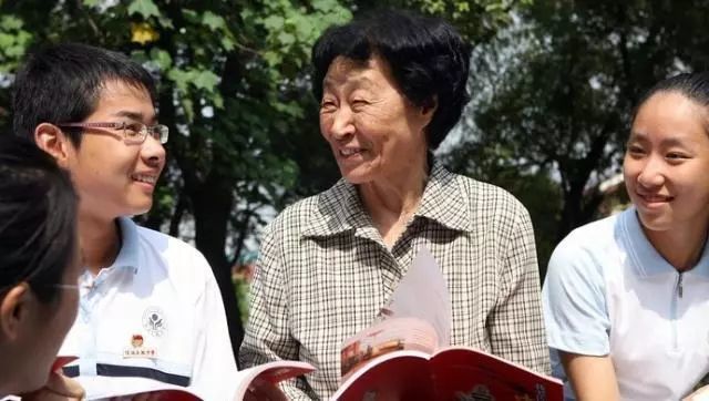 改革先锋里唯一基础教育界代表,于漪:用一辈