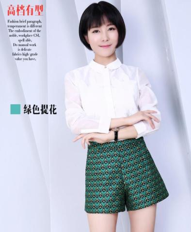 女神爱美都豁出去了 <em>秋冬</em>显腿长必选<em>短裤</em>_订阅