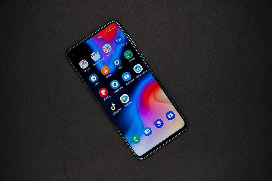 三星A8s评测:挖孔屏尝鲜者 或在明年成屏幕主