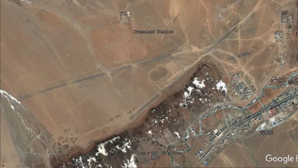当雄机场残存的跑道遗迹 图片来自谷歌卫星地图 当雄机场海拨高度为