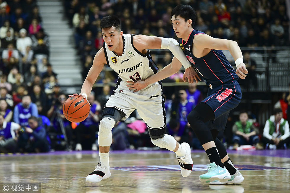 CBA巅峰对决辽宁力擒广东夺11连胜 郭艾伦2