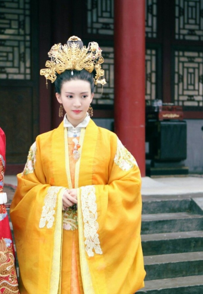 《大江大河》女演员古装,萍萍和戴娇凤华贵,梁