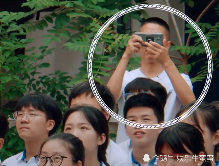 少年说:告白网友少年,班主任女生下偷拍,站台傻1988年属女生天蝎座龙图片