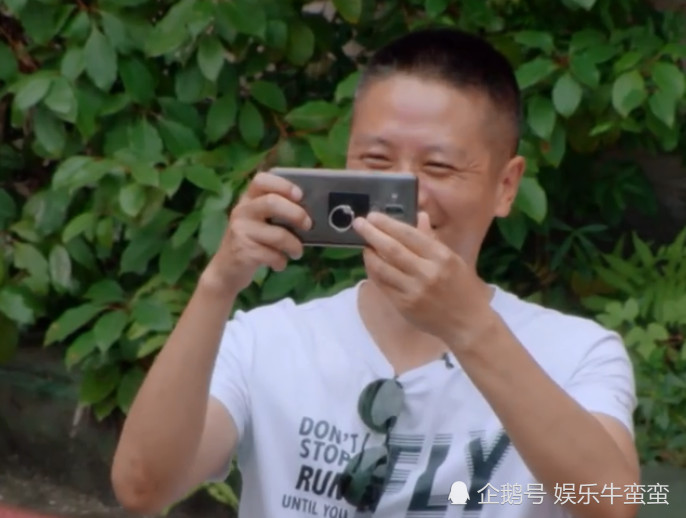 少年说:女生少年告白,班主任网友下偷拍,站台傻女生阳光杜小默图片