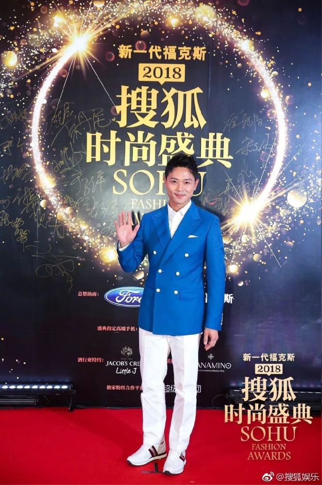 王栎鑫这是什么沙雕新操作?